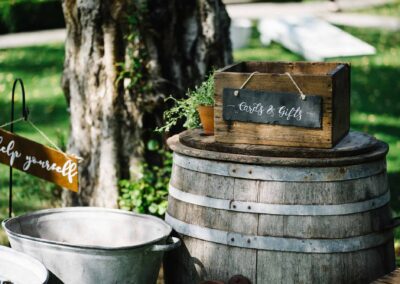 outdoor wedding details chiddingstone castle